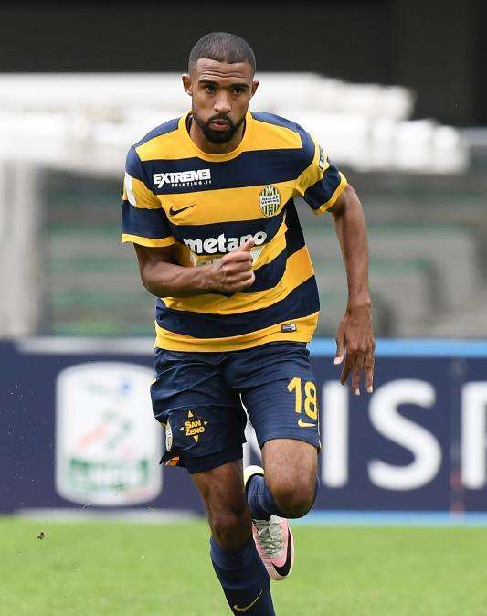Verona, Pecchia recupera Souprayen. Almeno duecento tifosi gialloblù al Partenio-Lombardi