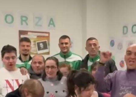 VIDEO - L'Avellino in visita alla cooperativa "Il Sorriso". "Esperienza che ci insegna a farci amare ancora di più la vita"