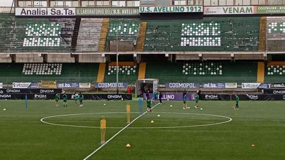 Avellino al lavoro al Partenio-Lombardi: De Cristofaro ha seguito la seduta da bordo campo