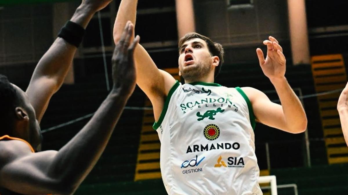 La Scandone non sbaglia al DelMauro. Nel finale prodezza di Quarisa