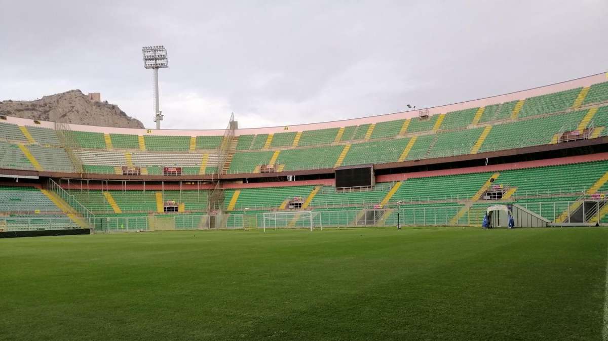 TS - Sprofondo rosanero, esulta l'Avellino
