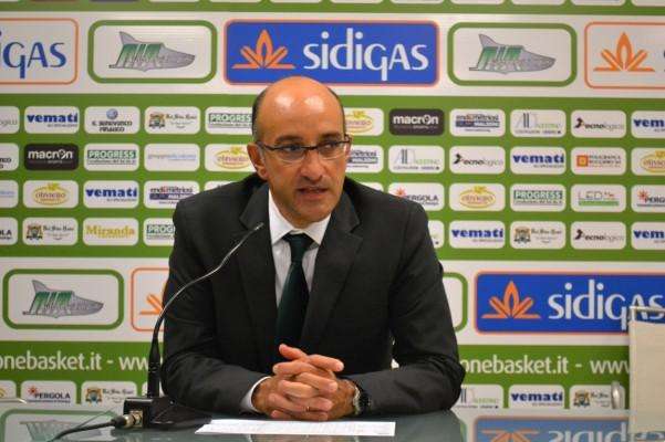 Auguri al coach della Scandone Vitucci!