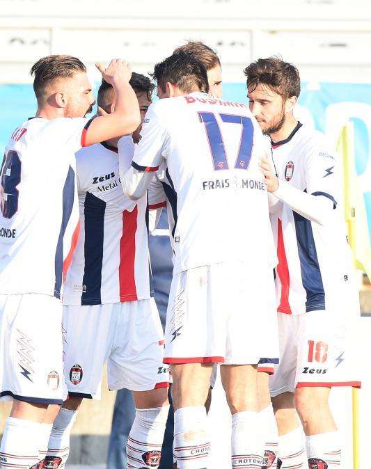 Promozione in arrivo: il Crotone può festaggiare già sabato se...