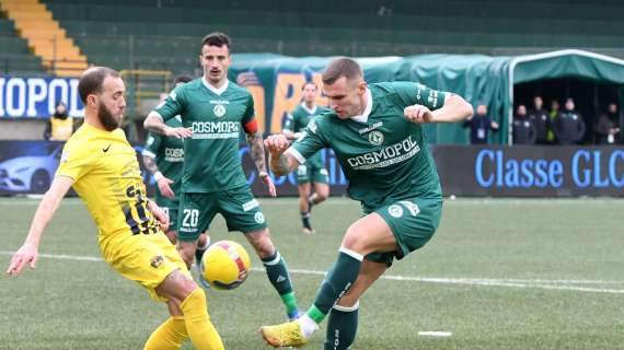 TS - Catanzaro, marcia trionfale verso la B. Avellino, difesa shock