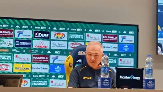 Frosinone, Alvini in conferenza: "Elogio la squadra per la prova, bravi a non concedere nulla anche in 10. Percorso lungo ma la partenza è ottimale”
