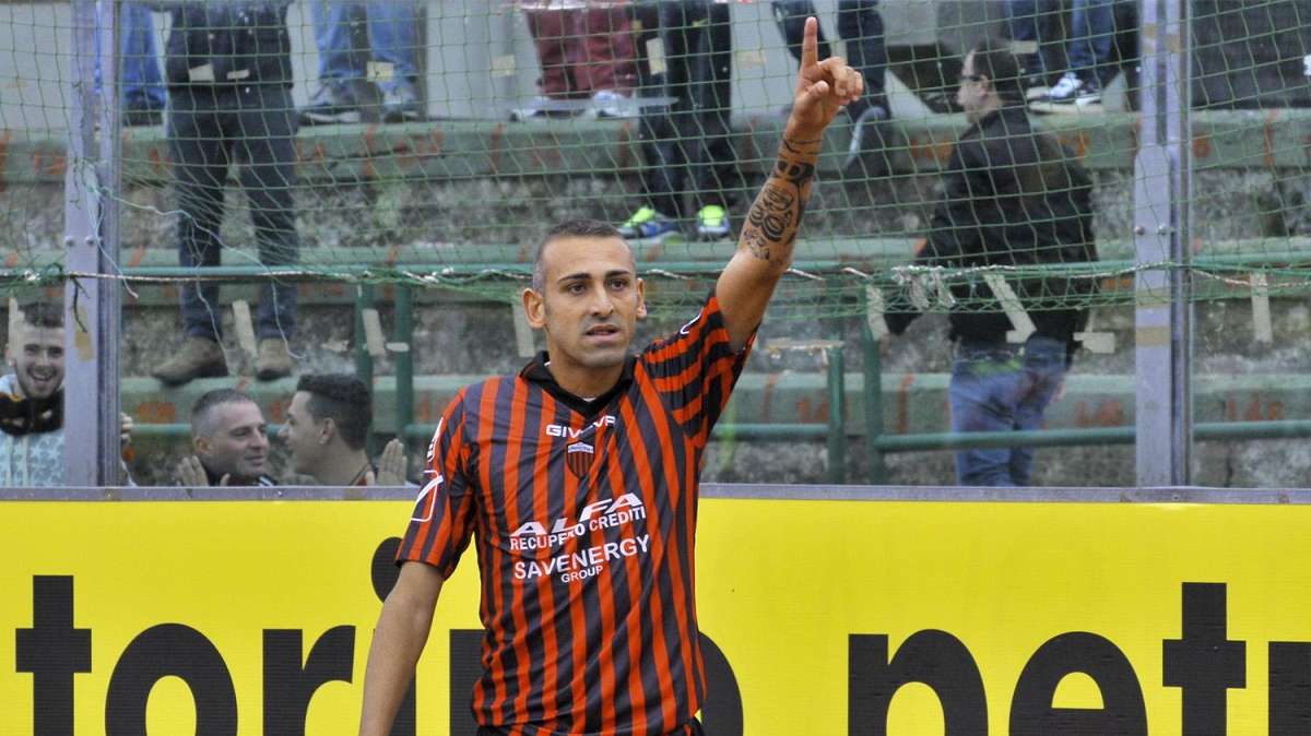 Ecco Castaldo: "Sarebbe bello giocare a Nocera da avversario"