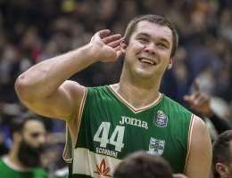 Basket - Il saluto del gigante ucraino commuove il DelMauro