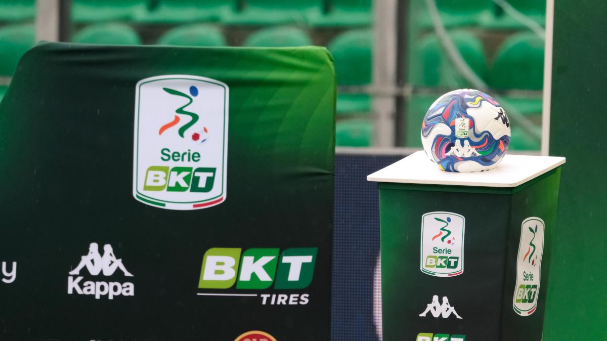 Serie B, cambiano le date del mercato invernale? Cosa succede