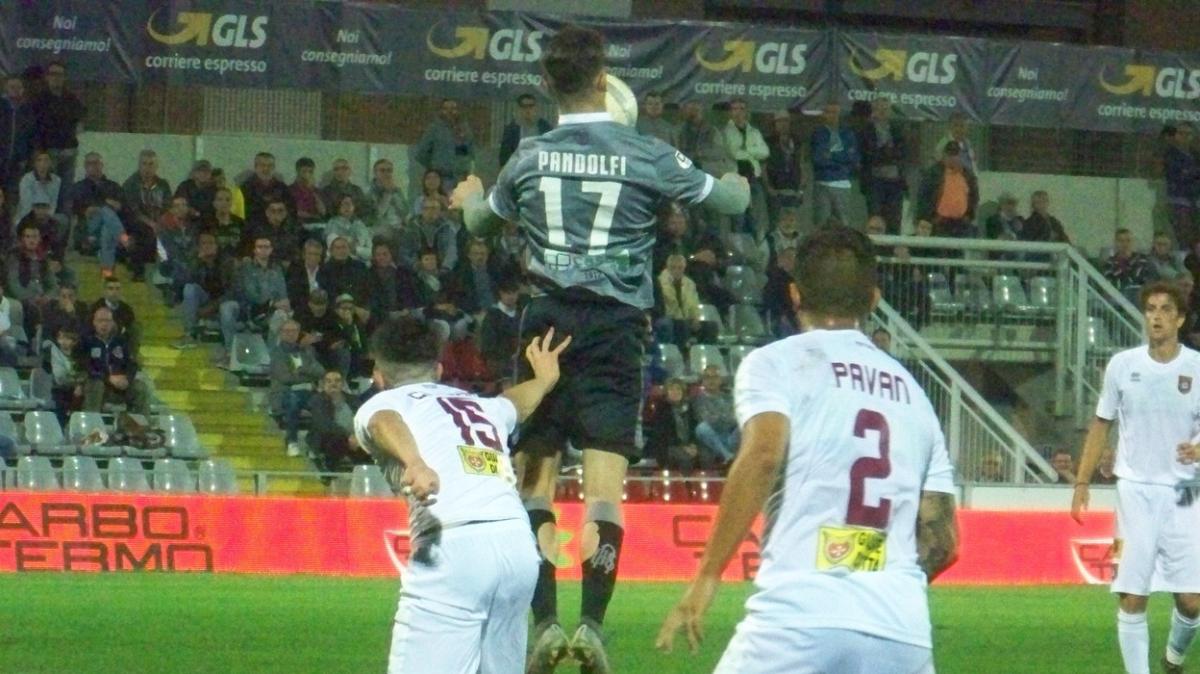 Pandolfi, accordo su tutta la linea. Si attende il Catanzaro: ora tutto dipende da Gliozzi