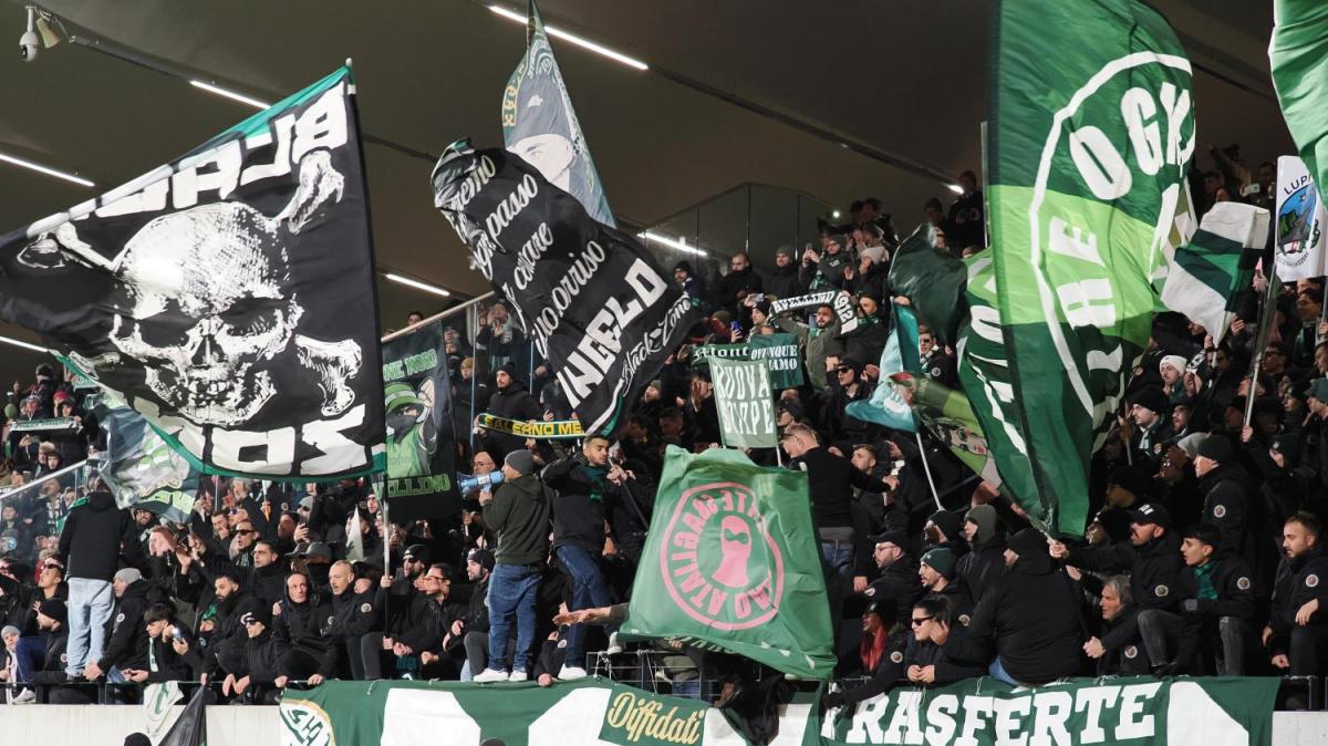 FOTOGALLERY - Lo spettacolo dei tifosi biancoverdi a Bolzano: e tu c'eri al 'Druso'?