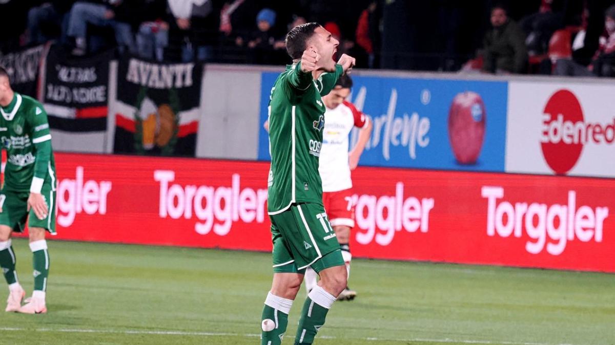 Crespi in evidenza con la maglia del Brescia, che ora pensa al riscatto