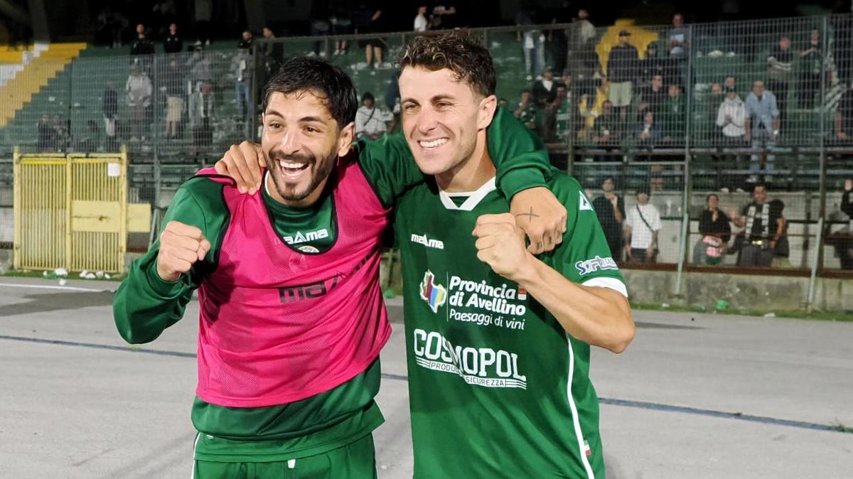 FISCHIO FINALE - L'Avellino rompe il tabù e strappa un punto al 'San Nicola'