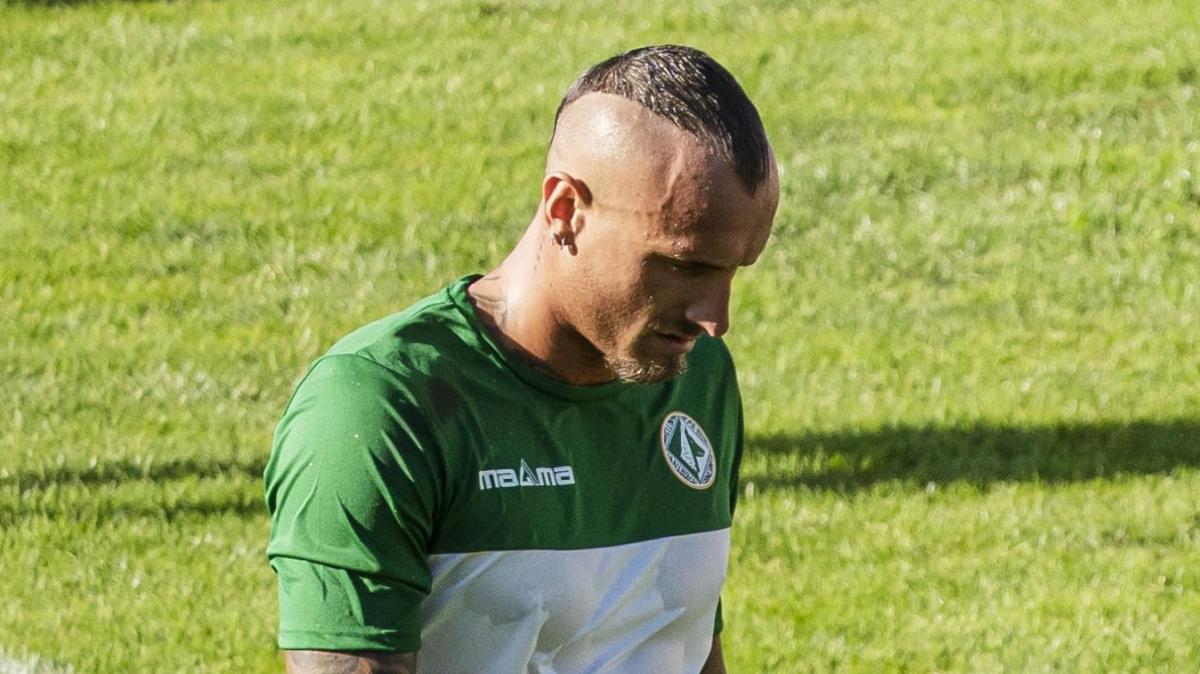 Manzi pronto a salutare: al Crotone il derby calabrese per assicurarselo