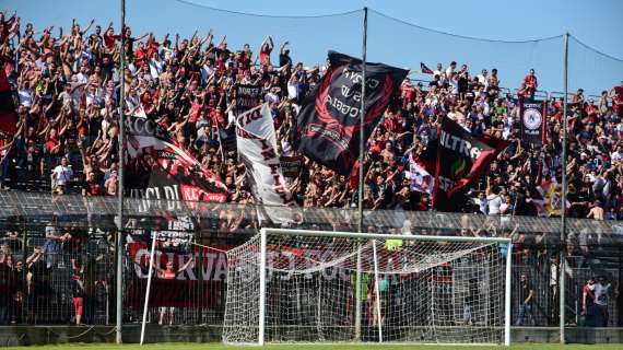 Grave incidente stradale: morti tre giovanissimi tifosi del Foggia