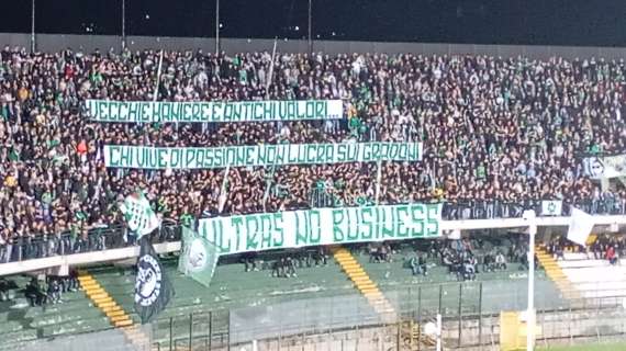 La Curva Sud dell'Avellino "pizzica" quelle milanesi