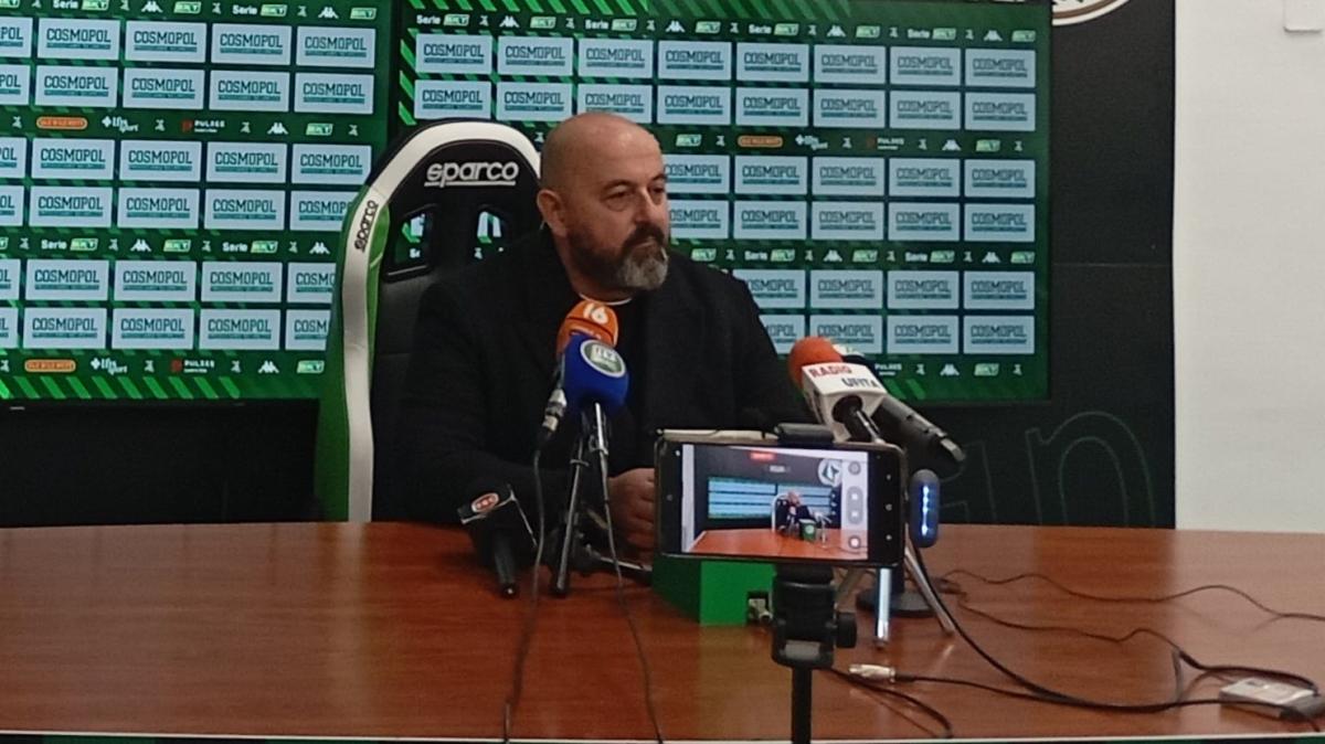 Aiello: "Non siamo preoccupati, la squadra è viva. C'è bisogno della massima attenzione in Serie B"