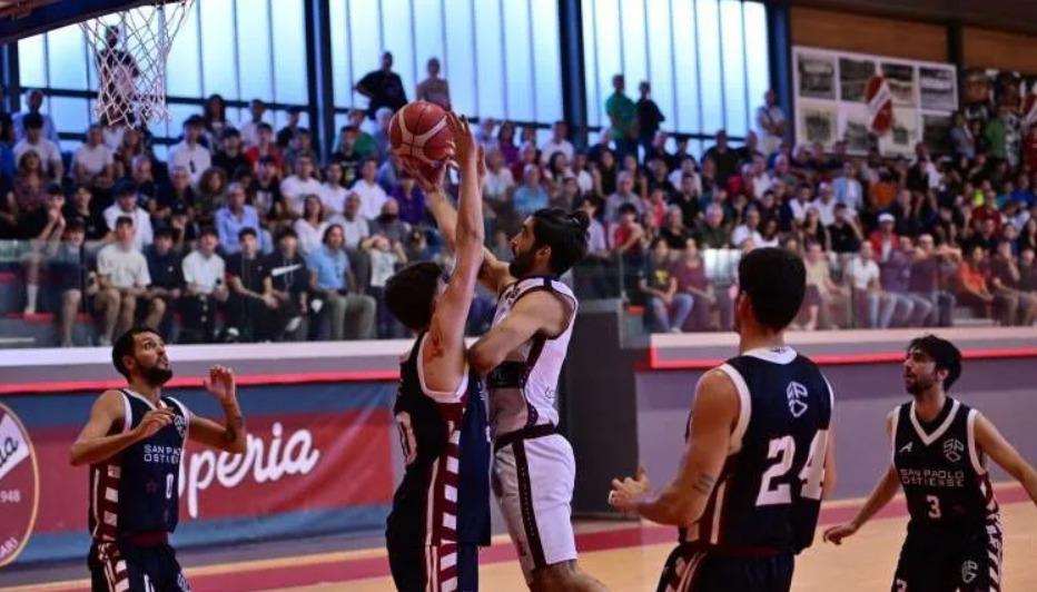 Scandone Avellino all'esame Cagliari. Al PaladelMauro una delle più organizzate del girone 