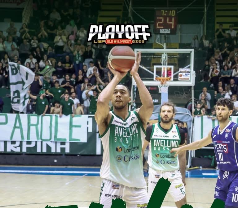 Unicusano Avellino Basket rimonta vincente: battuta Bologna, giovedì gara 4