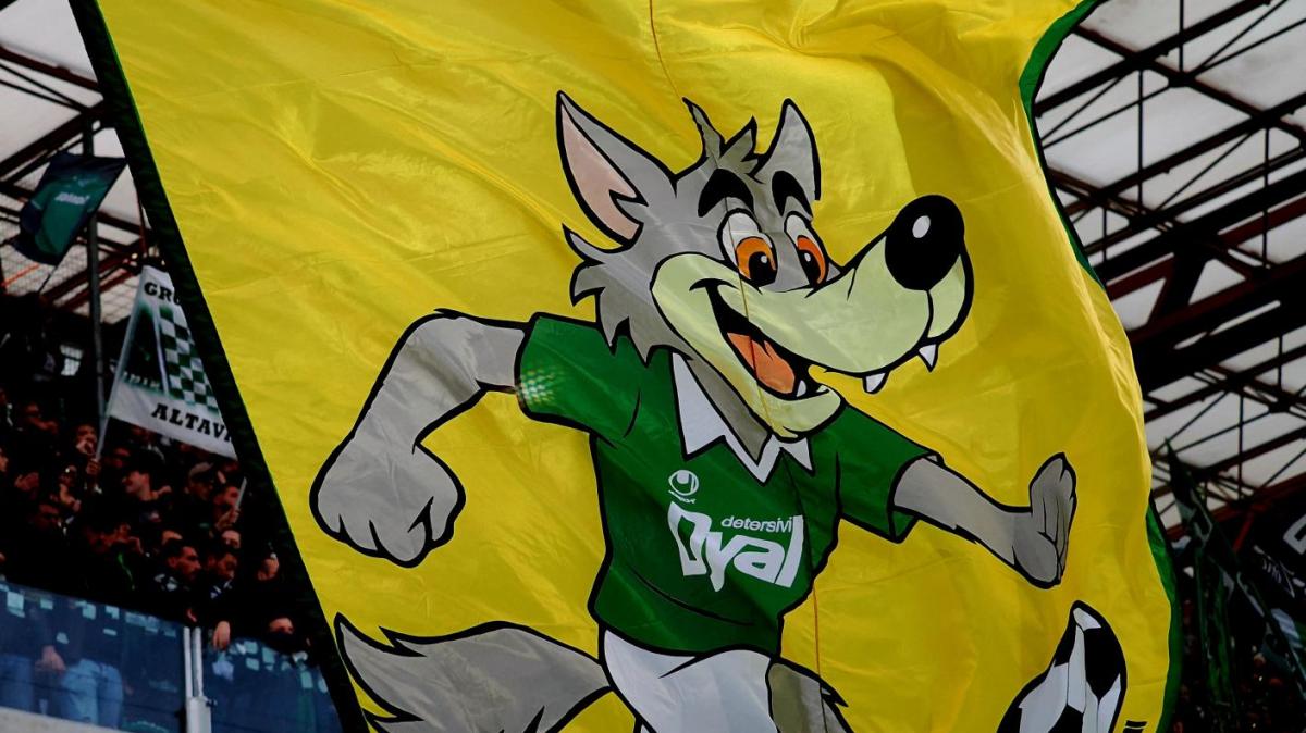 L'Avellino aspetta Le Borgne. Schira: "A Napoli alle 16.30, poi le visite mediche"