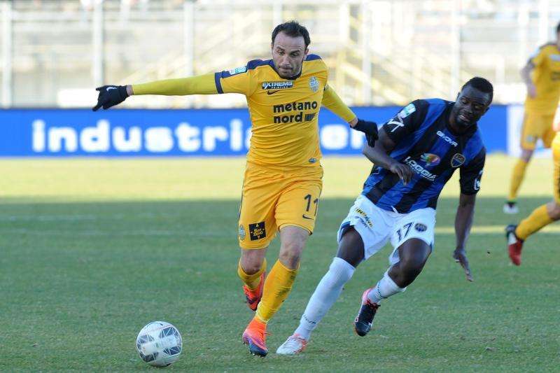 Serie B, il Verona archivia la pratica granata: Salernitana ko (2-0)