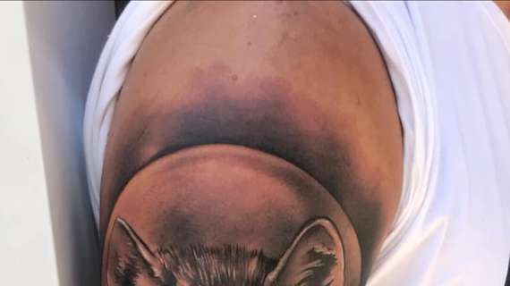 Asencio e quel nuovo tatuaggio: "Il lupo per sempre sulla mia pelle"