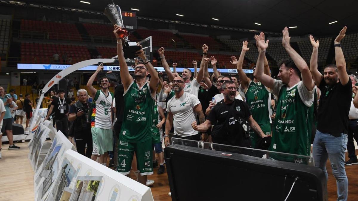 la FIP si congratula con Sangiorgese, Basket Club Lucca, Scandone e Mens Sana per la promozione