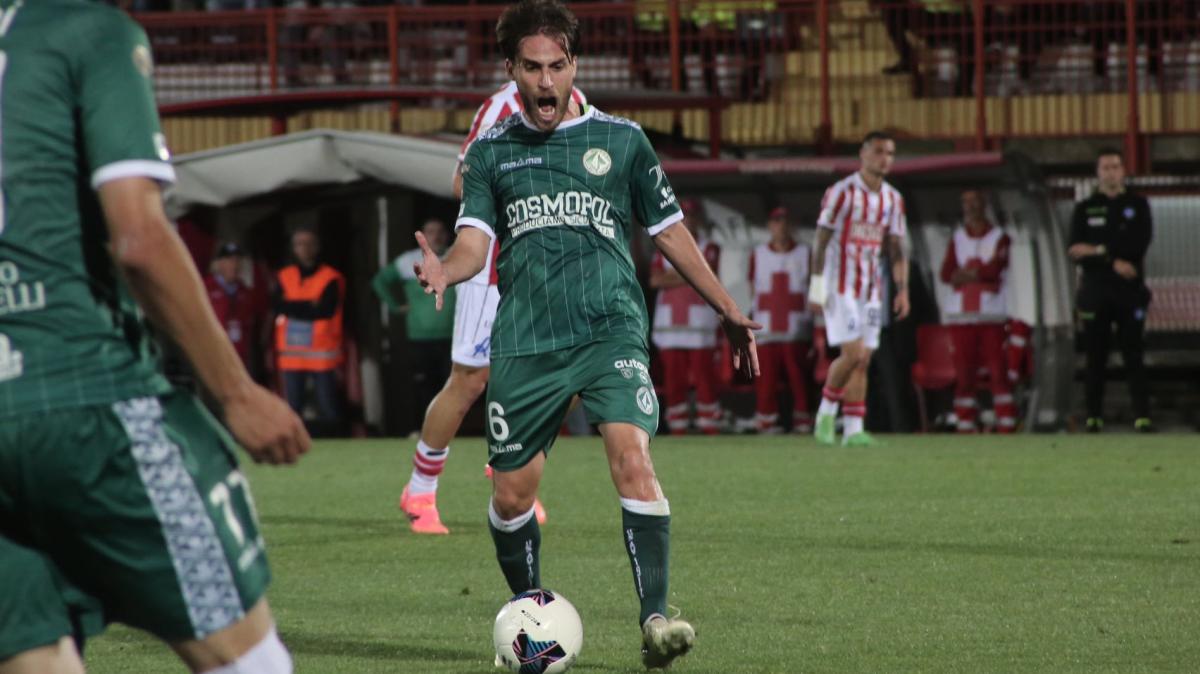 TS - "L’Avellino si guadagna i playoff". Bene Cancellotti e Palmiero, ok Ballardini 