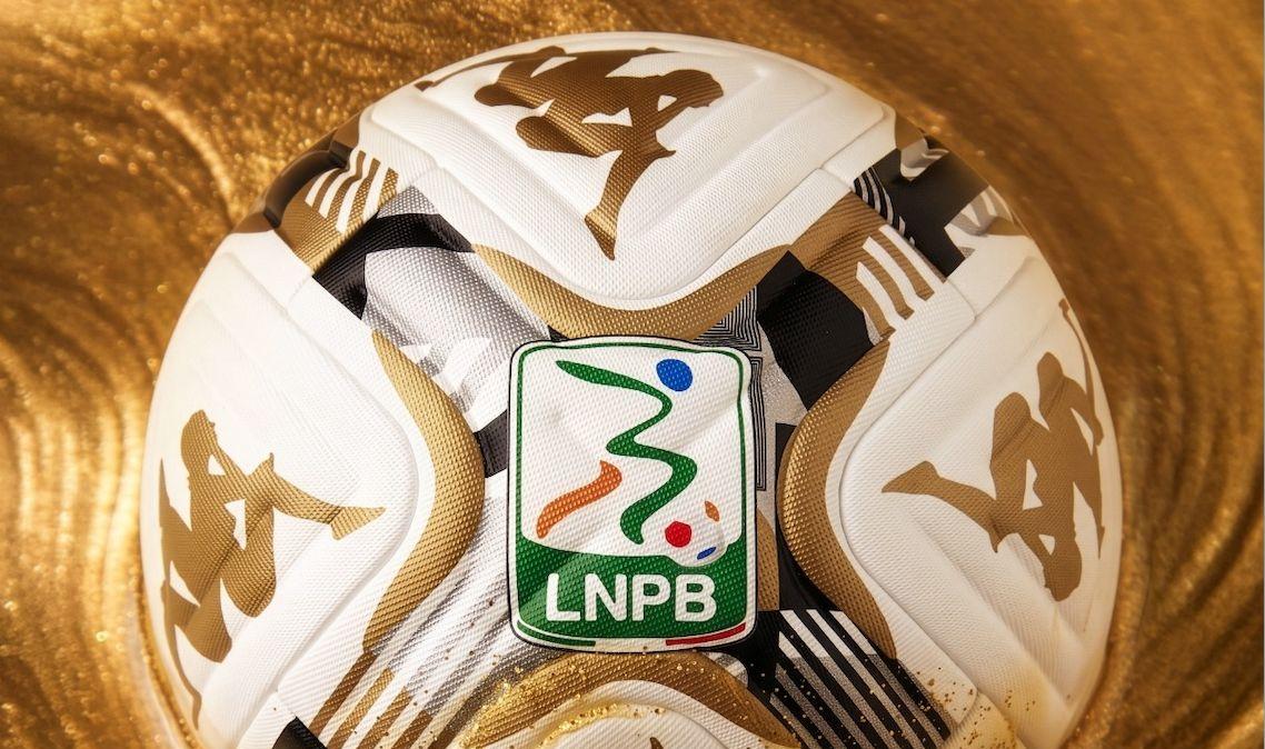 Kappa presenta Kombat Ball, il pallone dedicato ai Playoff di B 2025/26