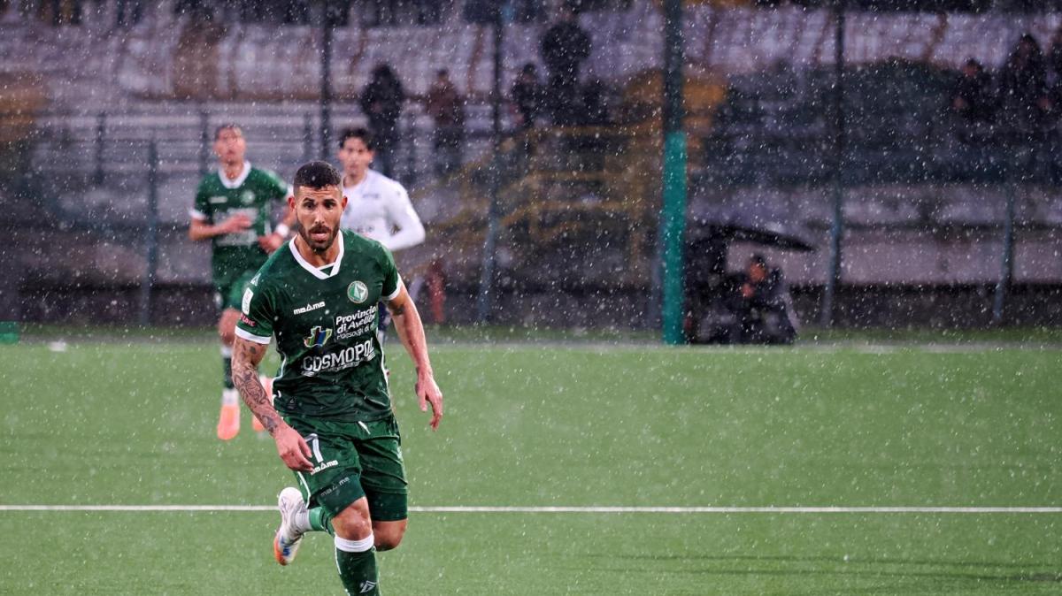 TS- "Avellino rinato. Sudtirol steso da Biasci". L'unico insufficiente è Tutino 