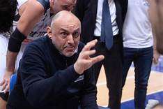 Basket - L'ex Boniciolli esalta i suoi: "Nel secondo tempo la vera Pesaro"