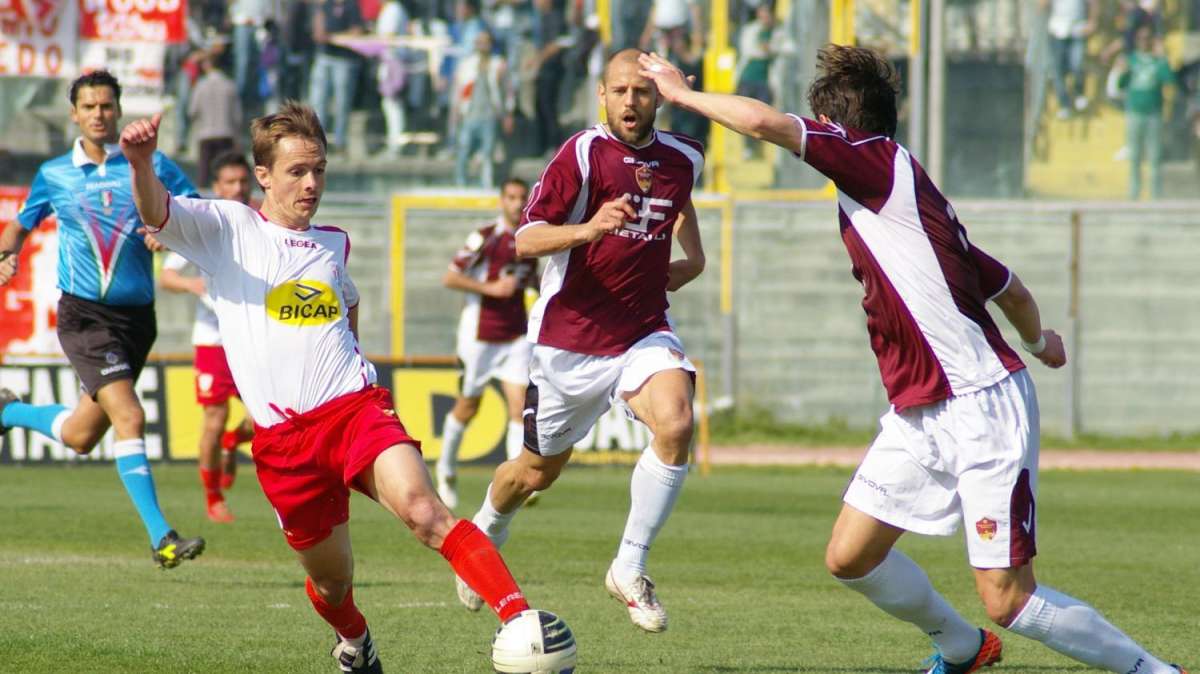 Sarà Alessandro Radi a guidare la difesa dell'Avellino?
