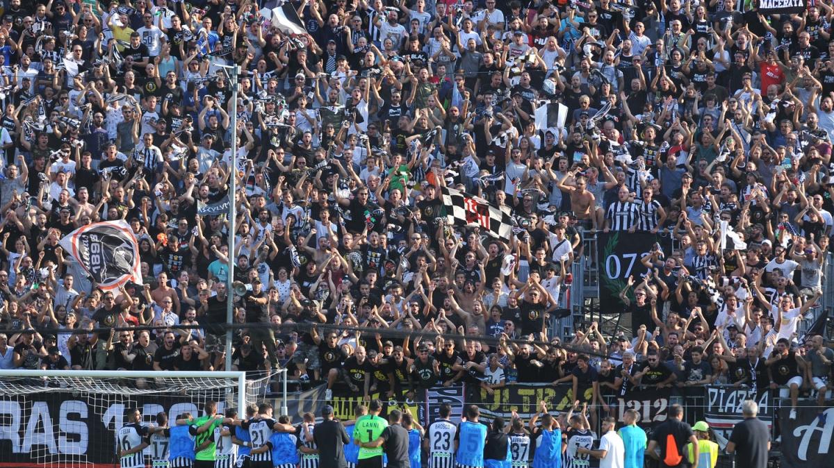 Promozioni in B: l'Avellino si congratula con le squadre salite dalla C