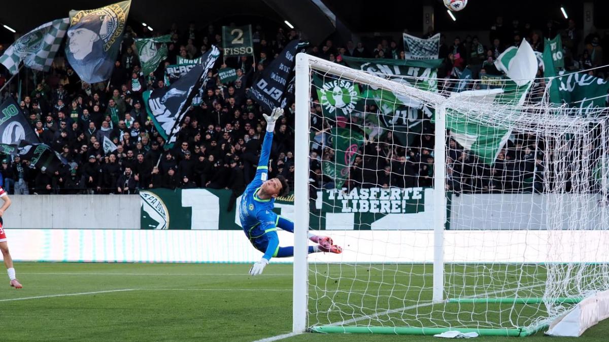 FISCHIO FINALE - Avellino tosto e combattivo: Missori colpisce, Daffara salva, il Var evita la beffa