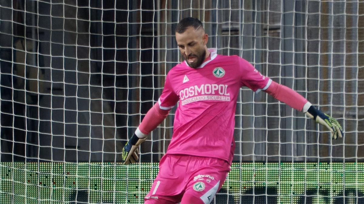 FISCHIO FINALE - Il finale che non ti aspetti: Iannarilli salva un Avellino sprecone, col Catanzaro è 1-1