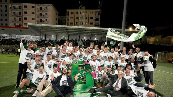 L'Avellino celebra il 1° maggio: "Il traguardo raggiunto è il frutto della passione e del lavoro di tanti. B...uon primo maggio"