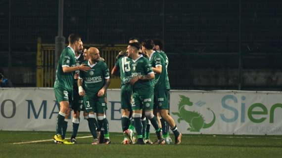 Avellino-Crotone 3-1, fine partita: lupi straordinari, il Crotone è schiantato
