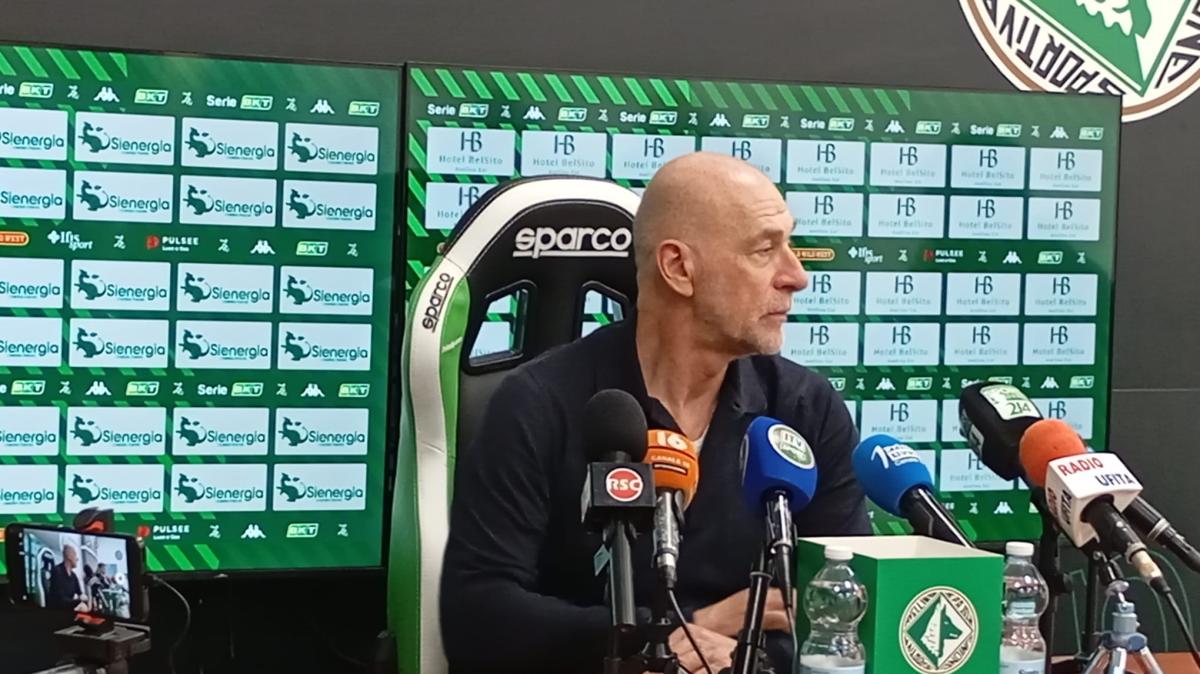 Ballardini in conferenza: "Risultati frutto del lavoro quotidiano, ora il pensiero va a domenica ma l'Avellino c'è" - Notizia Avellino Calcio