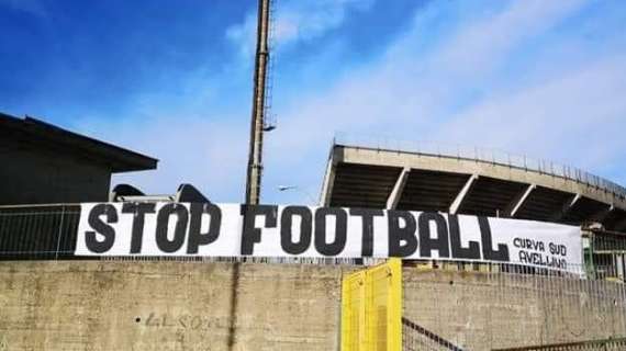"Stop Football", la Curva Sud Avellino lancia un messaggio agli organi del calcio italiano