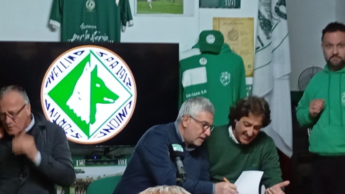 Chiusano, presentato il libro "I migliori anni della nostra vita" al Club Fernando De Napoli