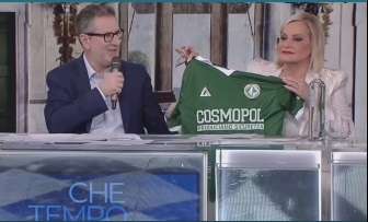 Marzullo regala la maglietta dell'Avellino a Fazio: "Mettila accanto a quella della Sampdoria"