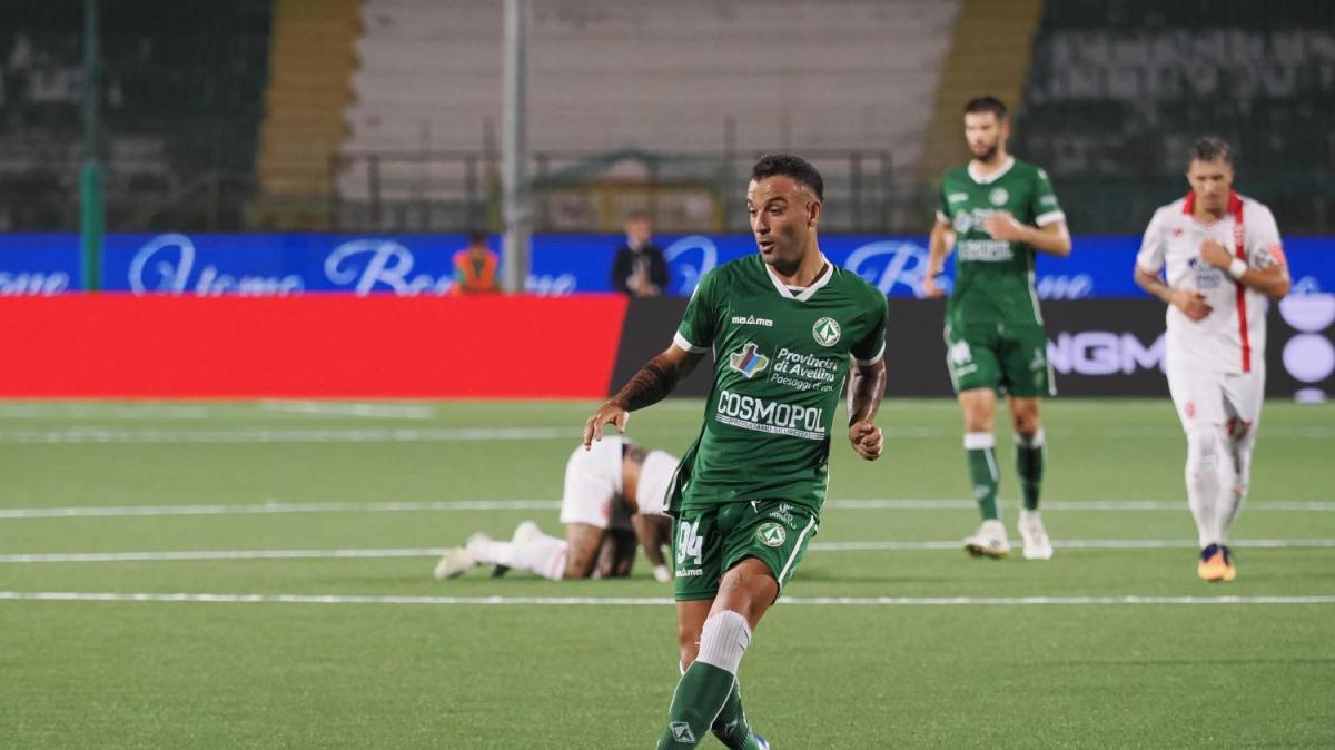 CdS - "La Juve Stabia “sveglia” l’Avellino". Tutti insufficienti i biancoverdi 