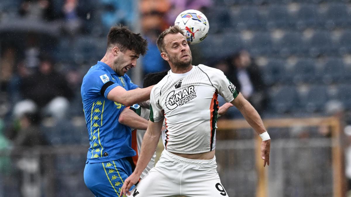 Anticipo del venerdì: termina pari Spezia-Bari