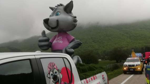 FOTOGALLERY - Laceno si colora di rosa per l'arrivo del Giro d'Italia