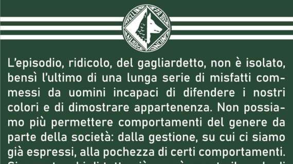 Caso gagliardetto, la Curva Sud annuncia: "Meritiamo rispetto, con il Cerignola entreremo con un quarto d'ora di ritardo"