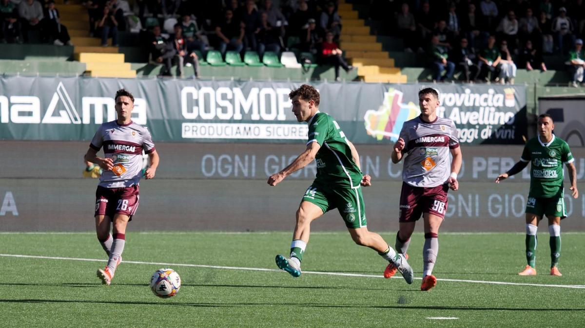 L'Avellino crolla al Manuzzi: il Cesena vince con Ciervo, Shpendi e Blesa (3-0)