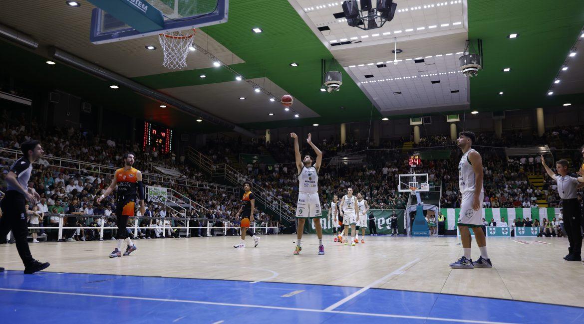 Scandone ko al PaladelMauro, la Viola porta la serie sull'1-1