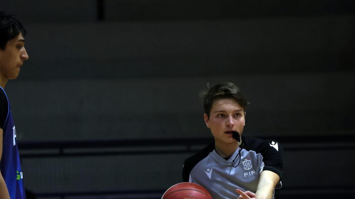 Avellino, aperti i corsi per arbitri e ufficiali di campo di basket. La nota 