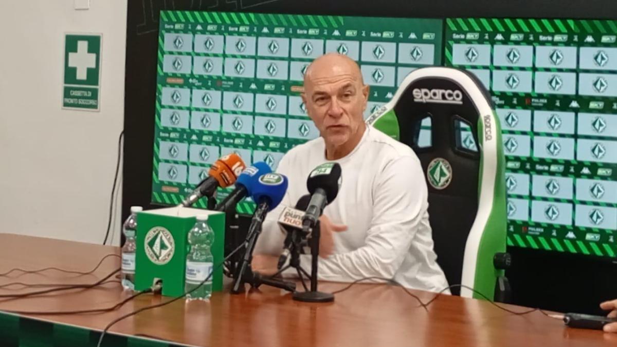 Avellino, Ballardini saluta: "Abbiamo l'ambizione di tornare ad allenare in Serie A. Saremo sempre tifosi dell'Avellino". Sulle scelte e la sua esperienza...