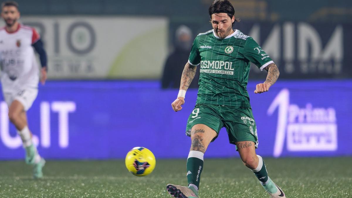 GdS - "L’Avellino punta in alto. Missori e Favilli abbattono il Mantova". Male Patierno - Notizia Avellino Calcio
