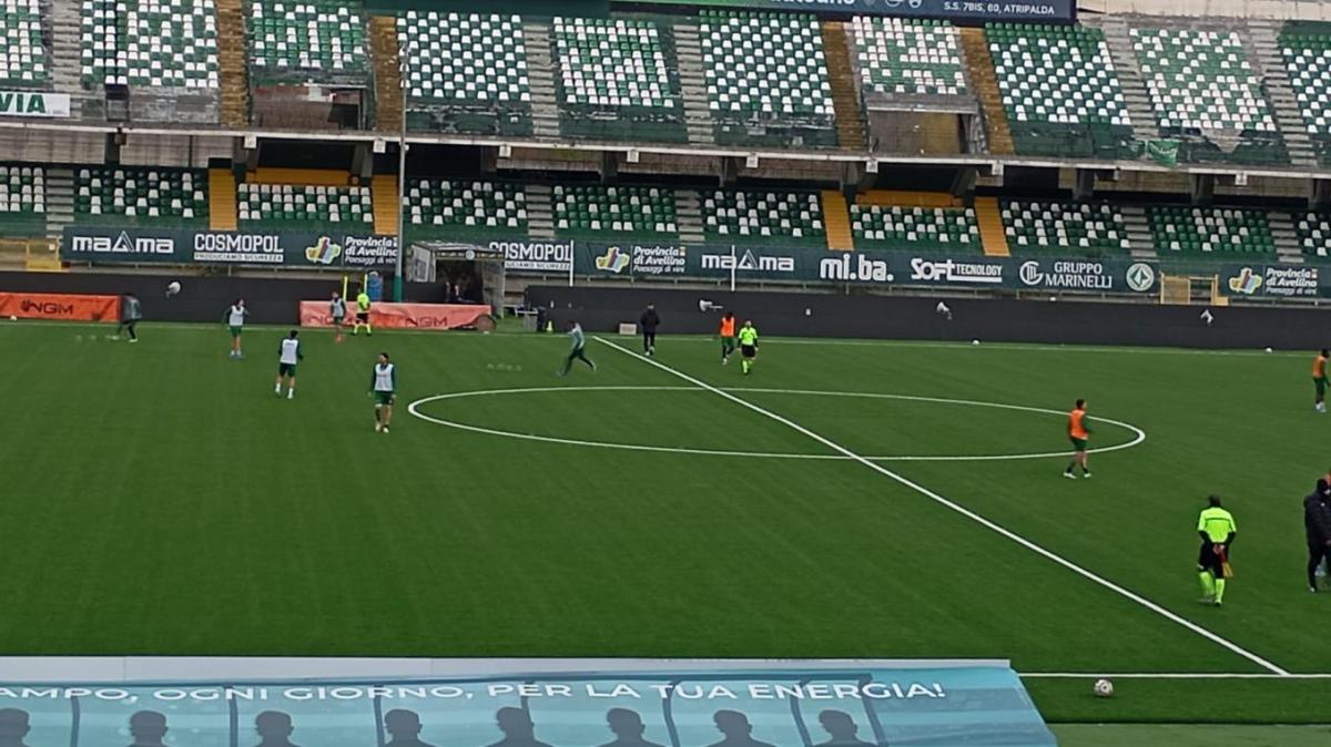 Avellino, domani pomeriggio riprende la preparazione a porte aperte